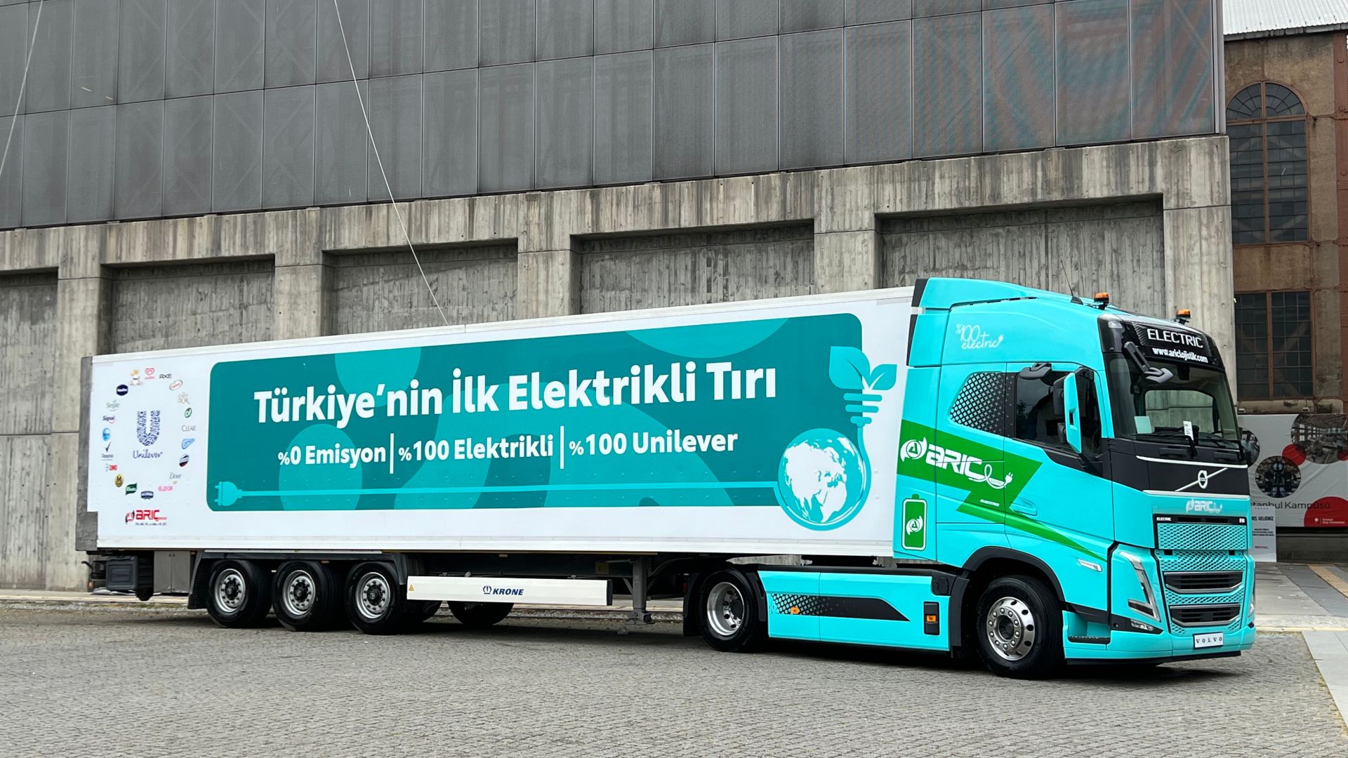 One of three heavy-duty electric trucks that have been added to Unilever’s Turkish fleet 